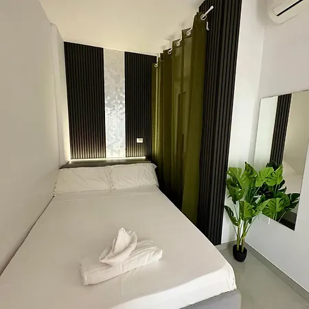 ゲストハウス Easyhomeinnaples ナポリ