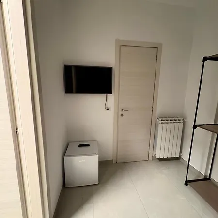 ゲストハウス Easyhomeinnaples ナポリ