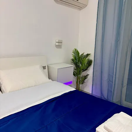 ゲストハウス Easyhomeinnaples 2*
