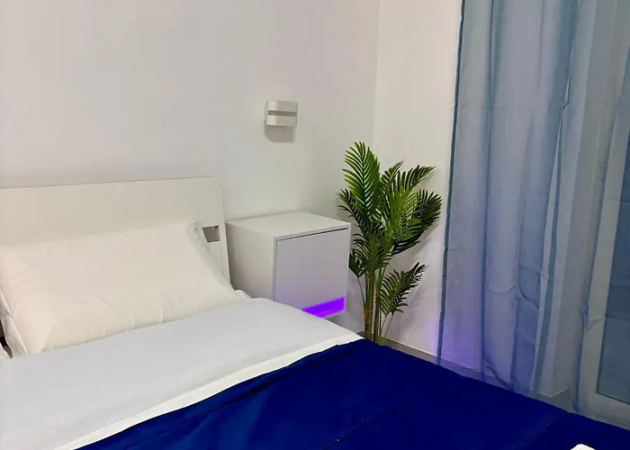Pensión Easyhomeinnaples 2*